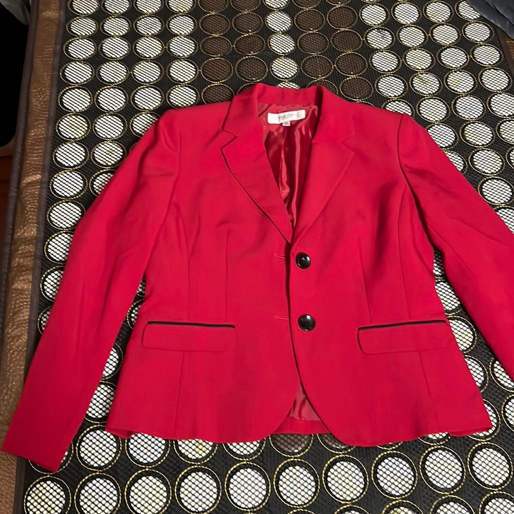 Red jacket - Picture 1 of 4